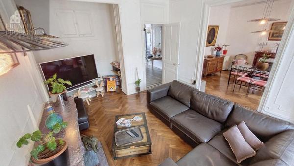 Appartement duplex style haussmannien T5 de 137.05M2 + 2 caves et terrasse et balcons- Bld Clémenceau  5 pièce(s) 135.79 m2