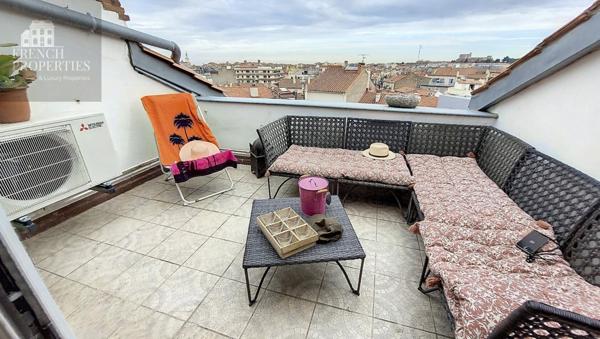 Appartement duplex style haussmannien T5 de 137.05M2 + 2 caves et terrasse et balcons- Bld Clémenceau  5 pièce(s) 135.79 m2
