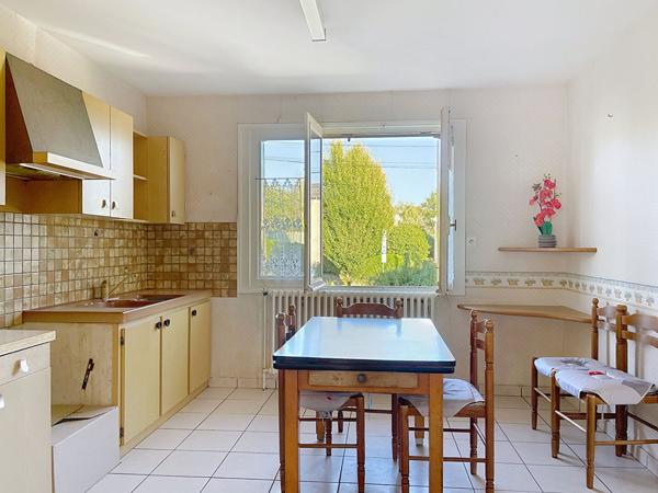 À vendre - Maison à rafraichir avec 1000m² de terrain située dans le centre de Noyal Muzillac