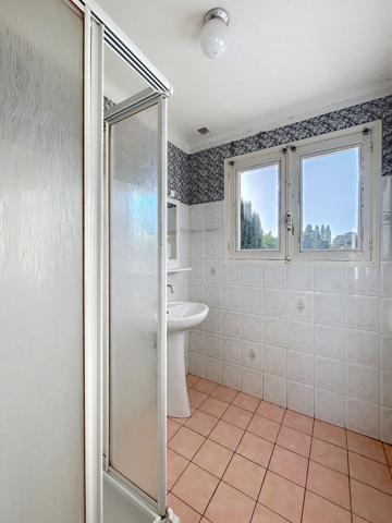 À vendre - Maison à rafraichir avec 1000m² de terrain située dans le centre de Noyal Muzillac