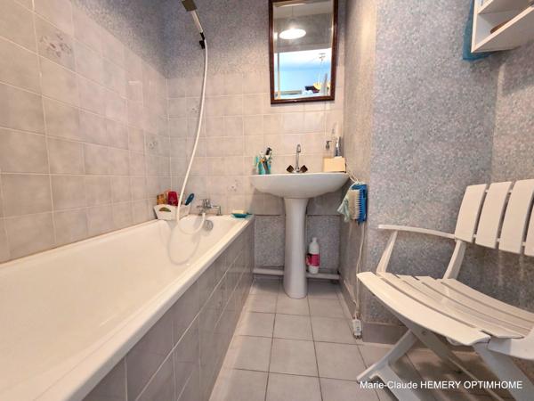 SAINT BRIAC SUR MER:Appartement de 69m², 4 pièces, terrasse et balcon ensoleillées, deux stationnements