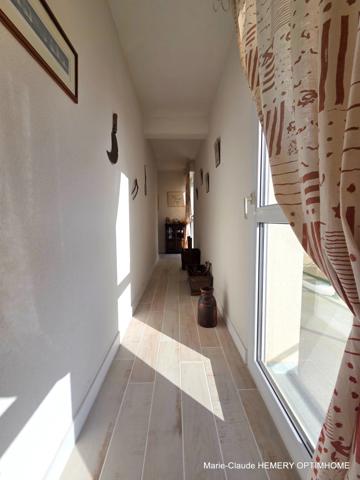 SAINT BRIAC SUR MER:Appartement de 69m², 4 pièces, terrasse et balcon ensoleillées, deux stationnements