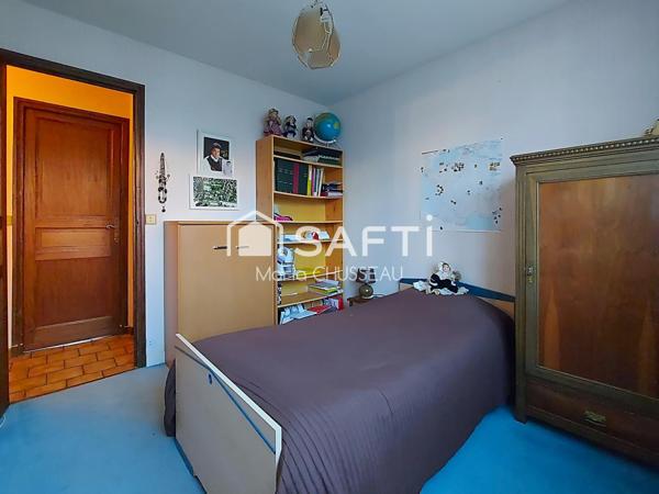 Maison sur  sous sol total , comble aménageable.