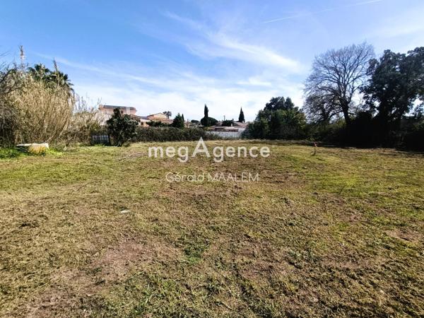 Terrain à PUGET-SUR-ARGENS, 83480 - 1055m²