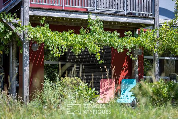 Maison d’architecte bioclimatique et son environnement nature