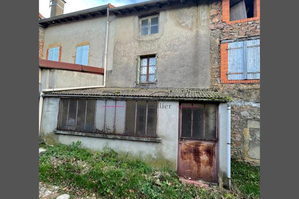 Maison de village - 4 chambres - garage - terrain - 42460