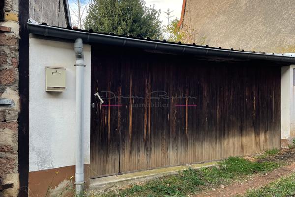 Maison de village - 4 chambres - garage - terrain - 42460