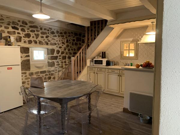 BELLE MAISON AUVERGNATE EN PIERRE Marcolès (15220)