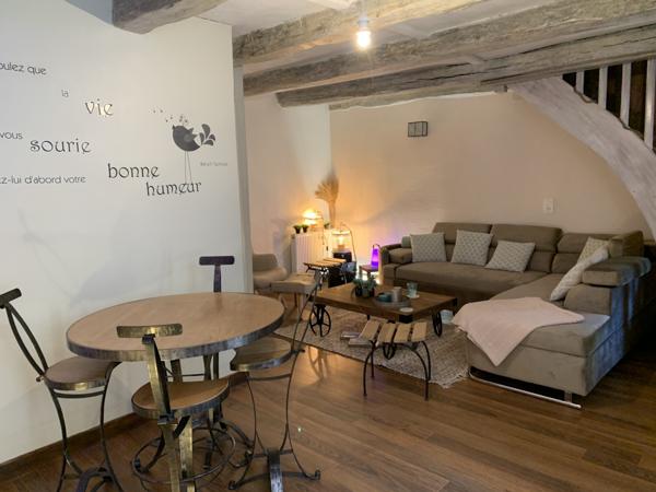 BELLE MAISON AUVERGNATE EN PIERRE Marcolès (15220)