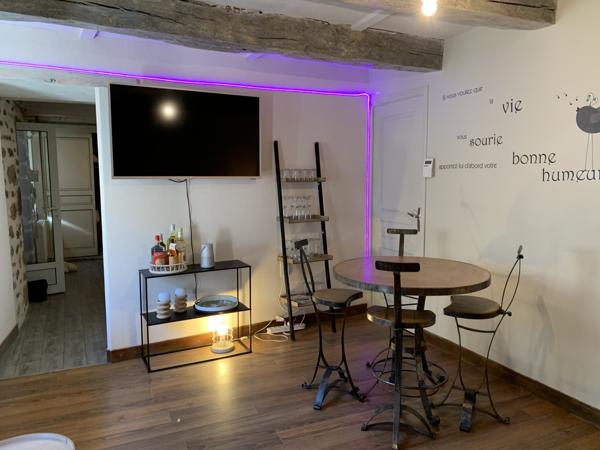 BELLE MAISON AUVERGNATE EN PIERRE Marcolès (15220)