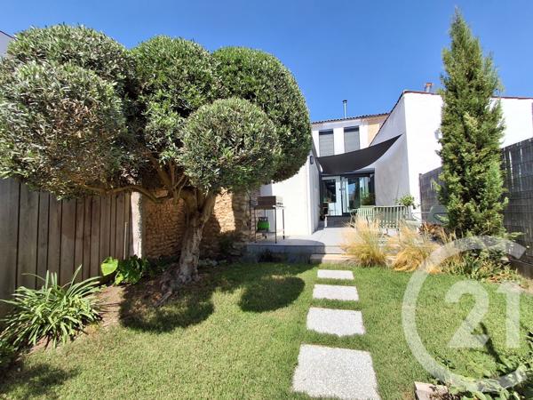 Maison à vendre  8 pièces - 177 m 2   ST GEORGES DE DIDONNE  - 17