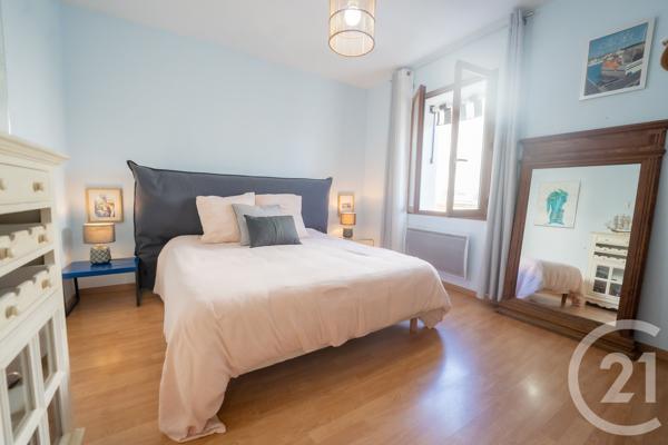 Maison à vendre  8 pièces - 177 m 2   ST GEORGES DE DIDONNE  - 17