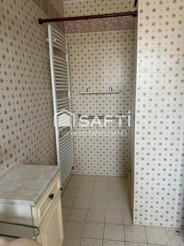 Maison plain-pied, emplacement idéal, grand garage, jardin clos