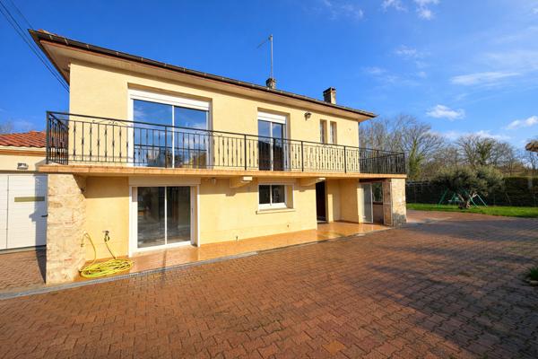 Villeneuve-sur-Lot (47300) Villeneuve sur lot , maison au calme 124 m² sur 2 niveaux avec garage et jardin