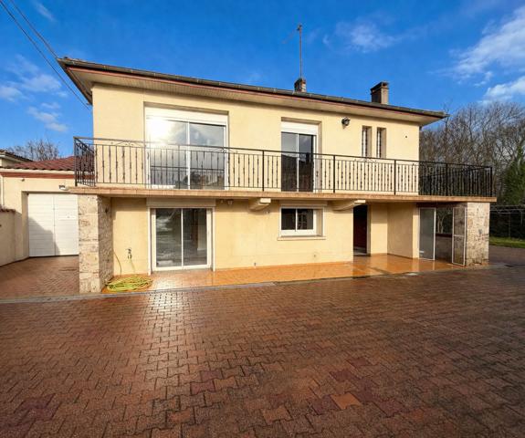 Villeneuve-sur-Lot (47300) Villeneuve sur lot , maison au calme 124 m² sur 2 niveaux avec garage et jardin