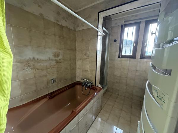 Villeneuve-sur-Lot (47300) Villeneuve sur lot , maison au calme 124 m² sur 2 niveaux avec garage et jardin