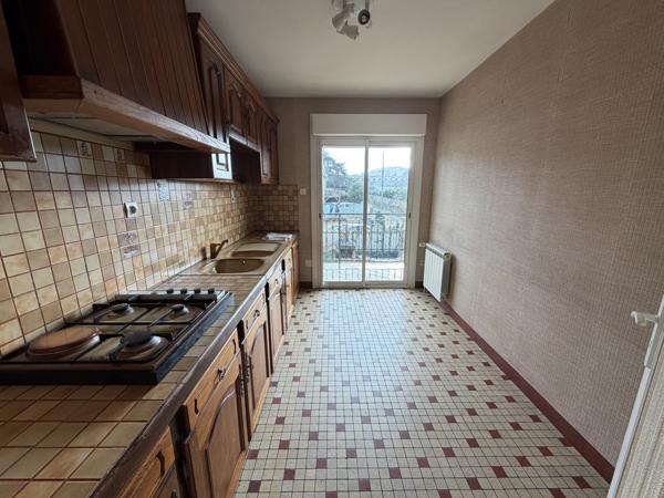 Villeneuve-sur-Lot (47300) Villeneuve sur lot , maison au calme 124 m² sur 2 niveaux avec garage et jardin