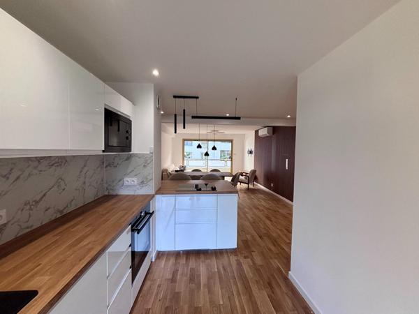 St Raphaël centre, T4 rénové avec jardin de 100 m²