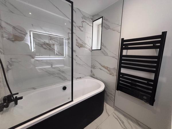 St Raphaël centre, T4 rénové avec jardin de 100 m²