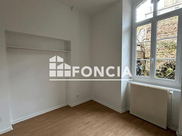 Location Appartement 2 pièces 48.47 m² - 11 RUE ROCHAMBEAU Agen 47000