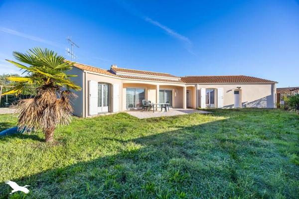 Maison à vendre |  Le Poiré-sur-Vie |  6 pièces | 107 m²