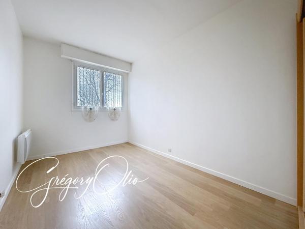 Appartement 2 pièces et place de parking