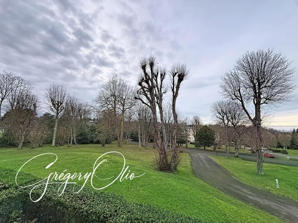 Appartement 2 pièces et place de parking