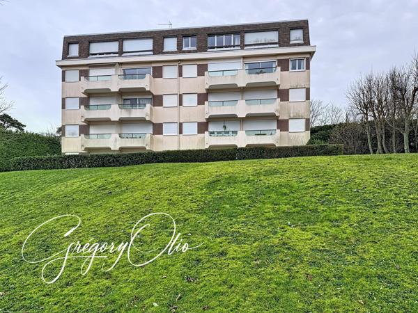 Appartement 2 pièces et place de parking