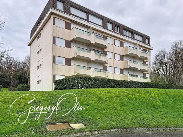 Appartement 2 pièces et place de parking