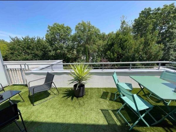 A 2 pas du canal de Rompsay - La Rochelle