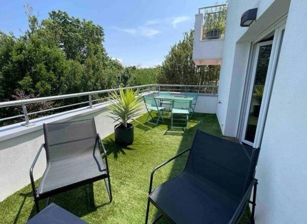 A 2 pas du canal de Rompsay - La Rochelle