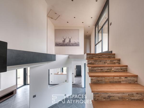 Duplex contemporain avec jardin