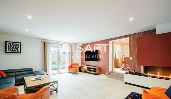 PAVILLON + DEPENDANCE AMENAGEE : 7 CHAMBRES, CAVE ET GARAGE A AIFFRES