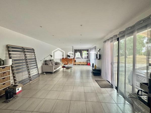 PAVILLON + DEPENDANCE AMENAGEE : 7 CHAMBRES, CAVE ET GARAGE A AIFFRES