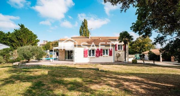 PAVILLON + DEPENDANCE AMENAGEE : 7 CHAMBRES, CAVE ET GARAGE A AIFFRES