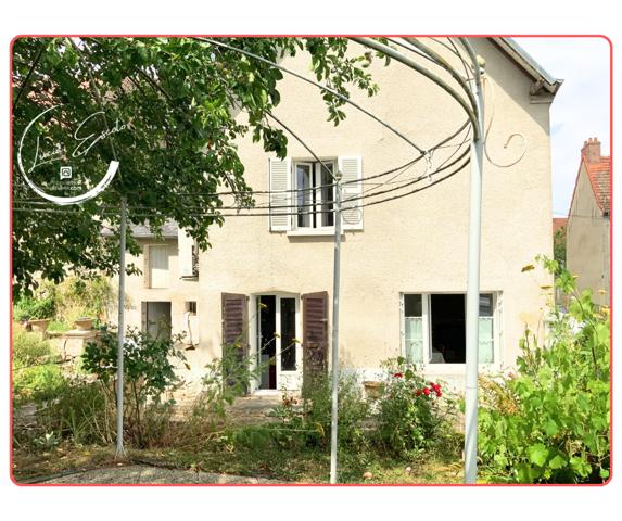Maison 5 chambres rénovée avec jardin Centre Chénérailles Fort potentiel