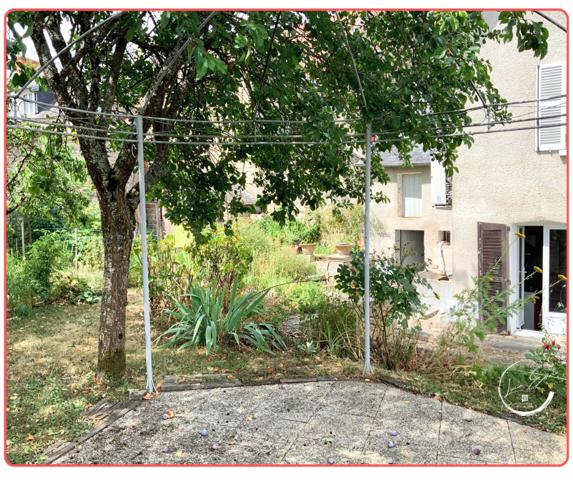 Maison 5 chambres rénovée avec jardin Centre Chénérailles Fort potentiel