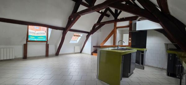 Appartement 3 pièces + mezzanine à vendre à Etampes saint martin proche gare.