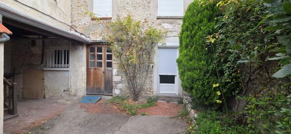 Appartement 3 pièces + mezzanine à vendre à Etampes saint martin proche gare.