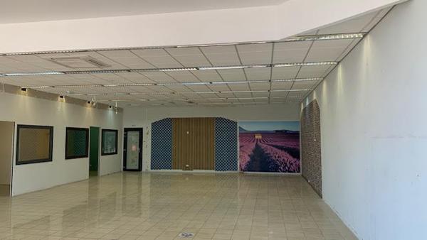 Avignon (84140) A LA LOCATION TRÈS BEAU LOCAL COMMERCIAL EMPLACEMENT N°1