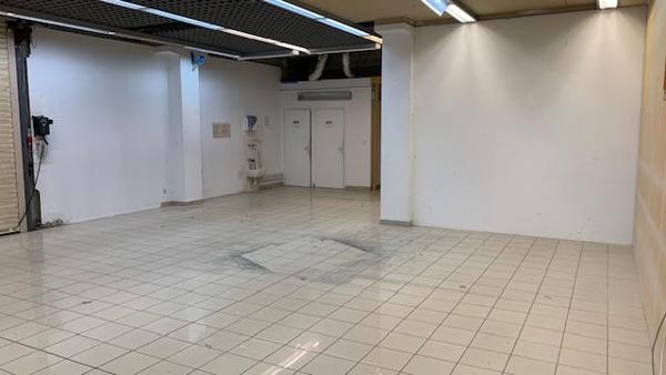 Avignon (84140) A LA LOCATION TRÈS BEAU LOCAL COMMERCIAL EMPLACEMENT N°1