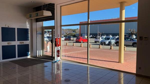 Avignon (84140) A LA LOCATION TRÈS BEAU LOCAL COMMERCIAL EMPLACEMENT N°1