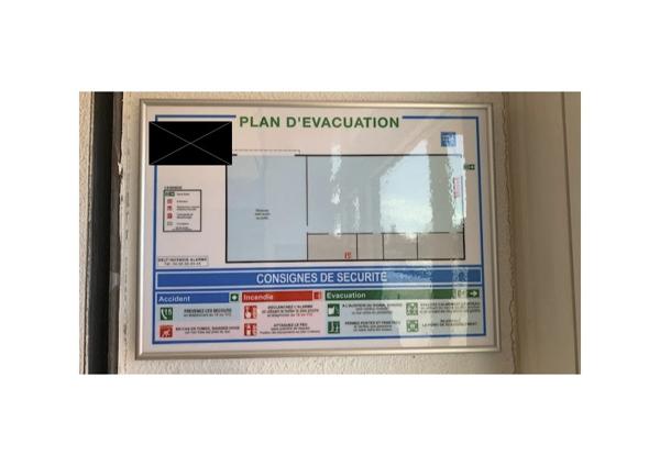 Avignon (84140) A LA LOCATION TRÈS BEAU LOCAL COMMERCIAL EMPLACEMENT N°1