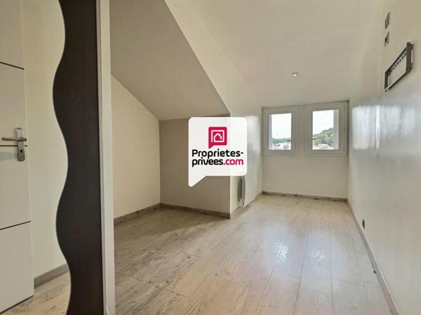 Bel appartement T2 bis/T3 d'env. 61,1 m² situé en centre-ville de PERIGUEUX (24000)