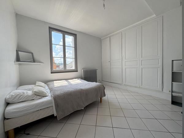 EXCLUSIVITE A VENDRE  49000 SAUMUR Appartement 3 pièces 82 m² balcon