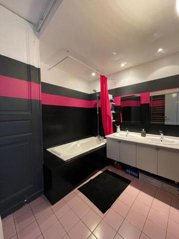 EXCLUSIVITE A VENDRE  49000 SAUMUR Appartement 3 pièces 82 m² balcon