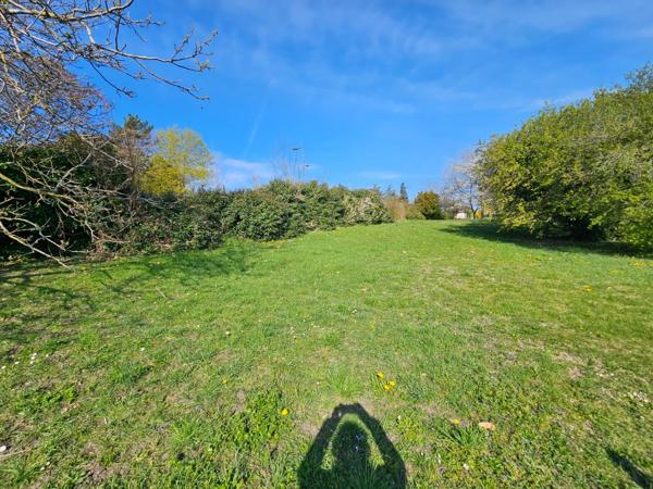 Terrain à vendre de 1 895 m² PERIGNAT LES SARLIEVE (63)