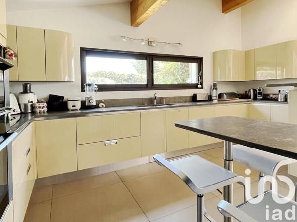 Maison d’architecte 9 pièces de 300 m² à Ollioules (83190)