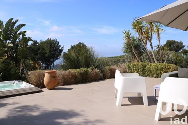 Maison d’architecte 9 pièces de 300 m² à Ollioules (83190)