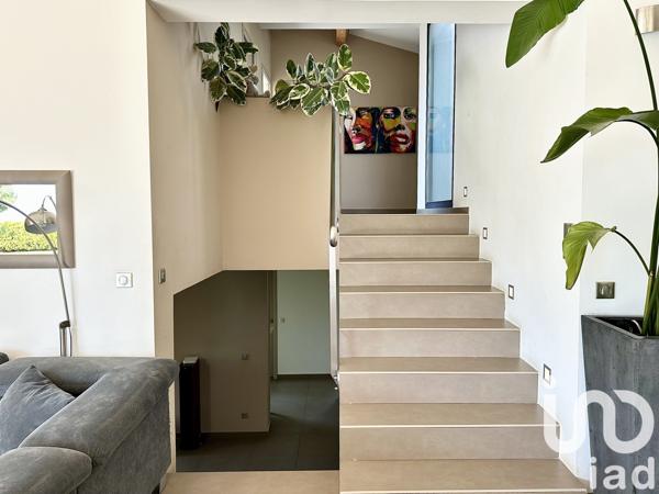 Maison d’architecte 9 pièces de 300 m² à Ollioules (83190)